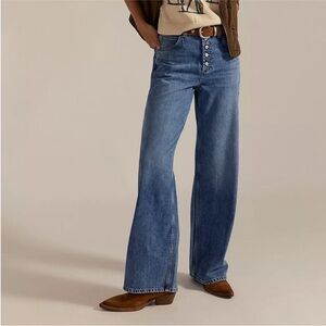 We the Free Nia Boyfriend Jeans size 24 NWT NEW